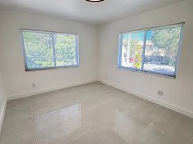 1999 North Glades Drive - 01