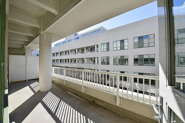 Rented by Domus Realty | media 17