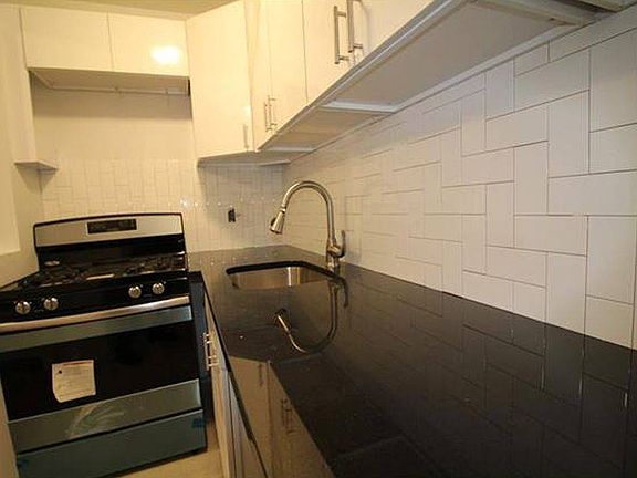 4th image of 3277 Bruner Ave