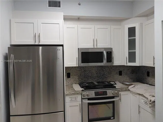 7210 NW 114th Ave — Photo 3