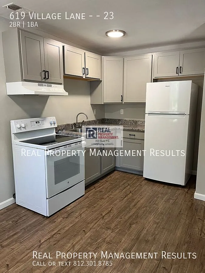 Convenient Downtown Newburgh Living with Washer/Dryer — Photo 4
