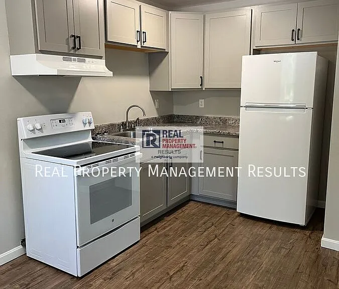 619 Village Ln #23 — Photo 4
