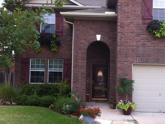Mature landscaping