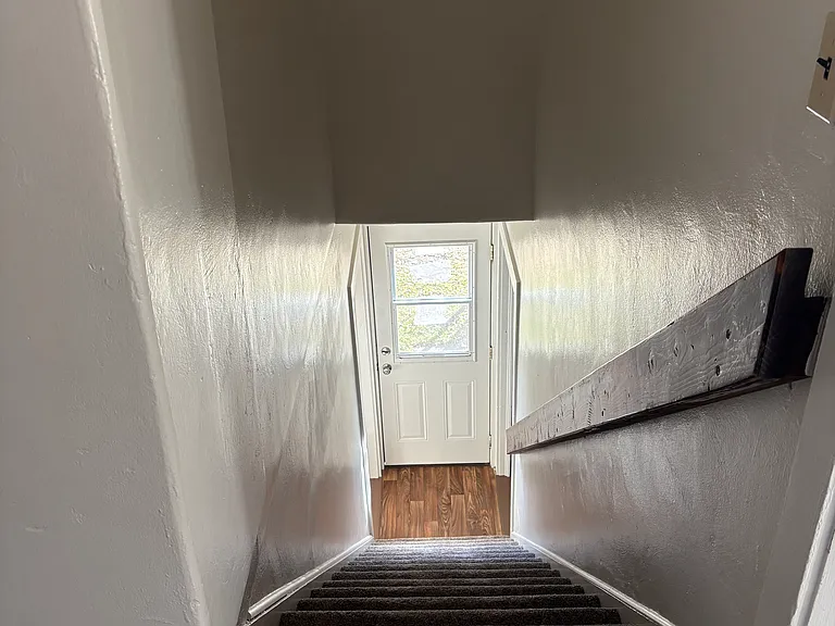 330 Browning Ave #B — Photo 16