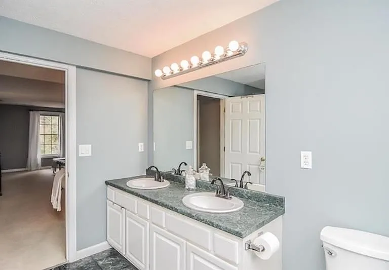 14 Georgetowne Dr — Photo 22