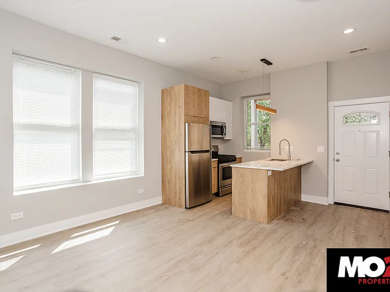 Cortland Flats — Photo 17