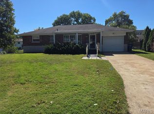 8382 Lonkar Dr, Saint Louis, MO 63123