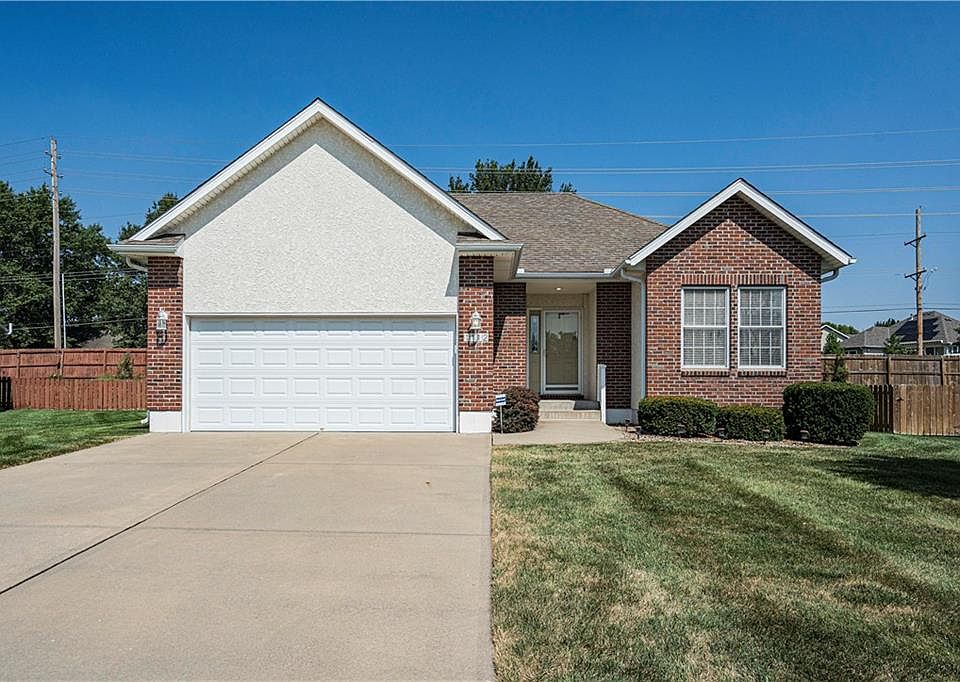 1112 SW Hoke Dr, Lees Summit, MO 64081 Zillow