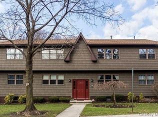 58 Milford Ln, Suffern, NY 10901