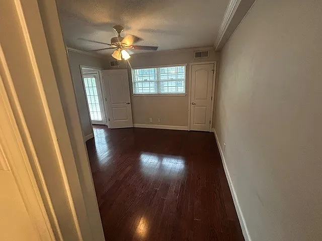 897 N Highland Ave NE #B15 — Photo 2