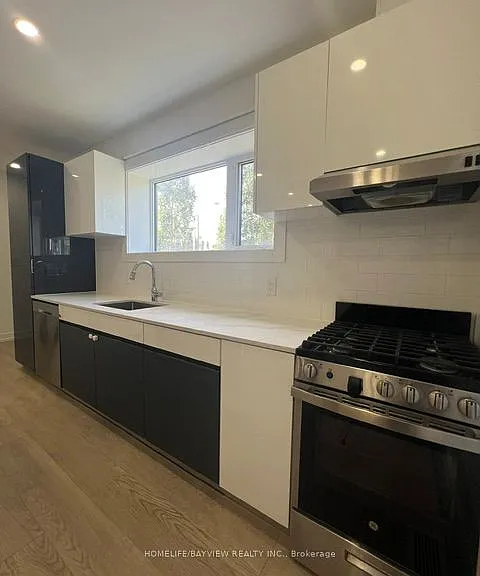 311 Linsmore Cres #3 — Photo 13