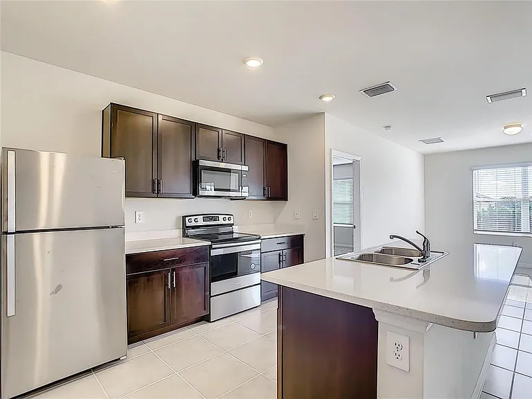 4203 Manatee Ln — Photo 13