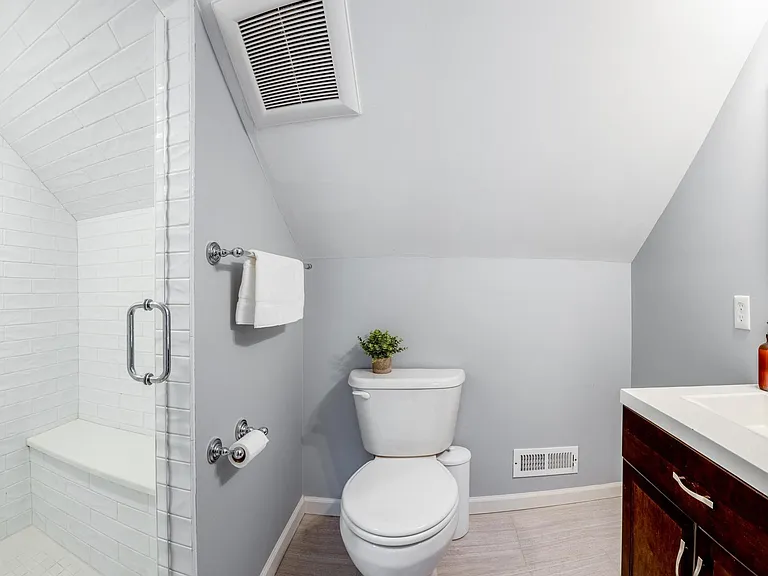 575 Blunk St — Photo 17