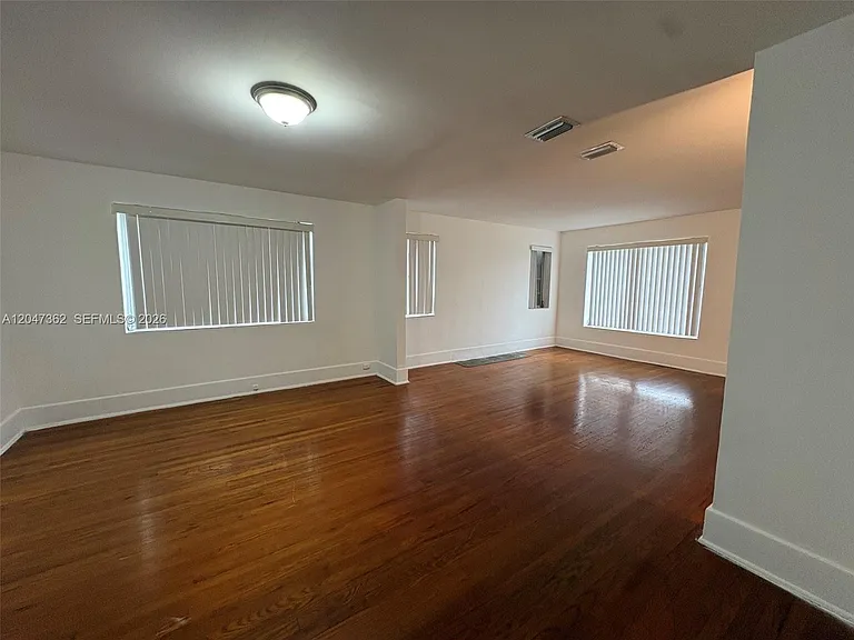 2928 SW 15th St — Photo 3