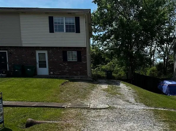 232 Eagle Pass Dr, Radcliff, KY 40160