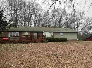2405 Jackson Ave N, Russellville, AL 35653