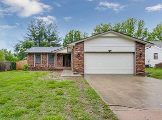 1607 E Maple St, Derby, KS 67037