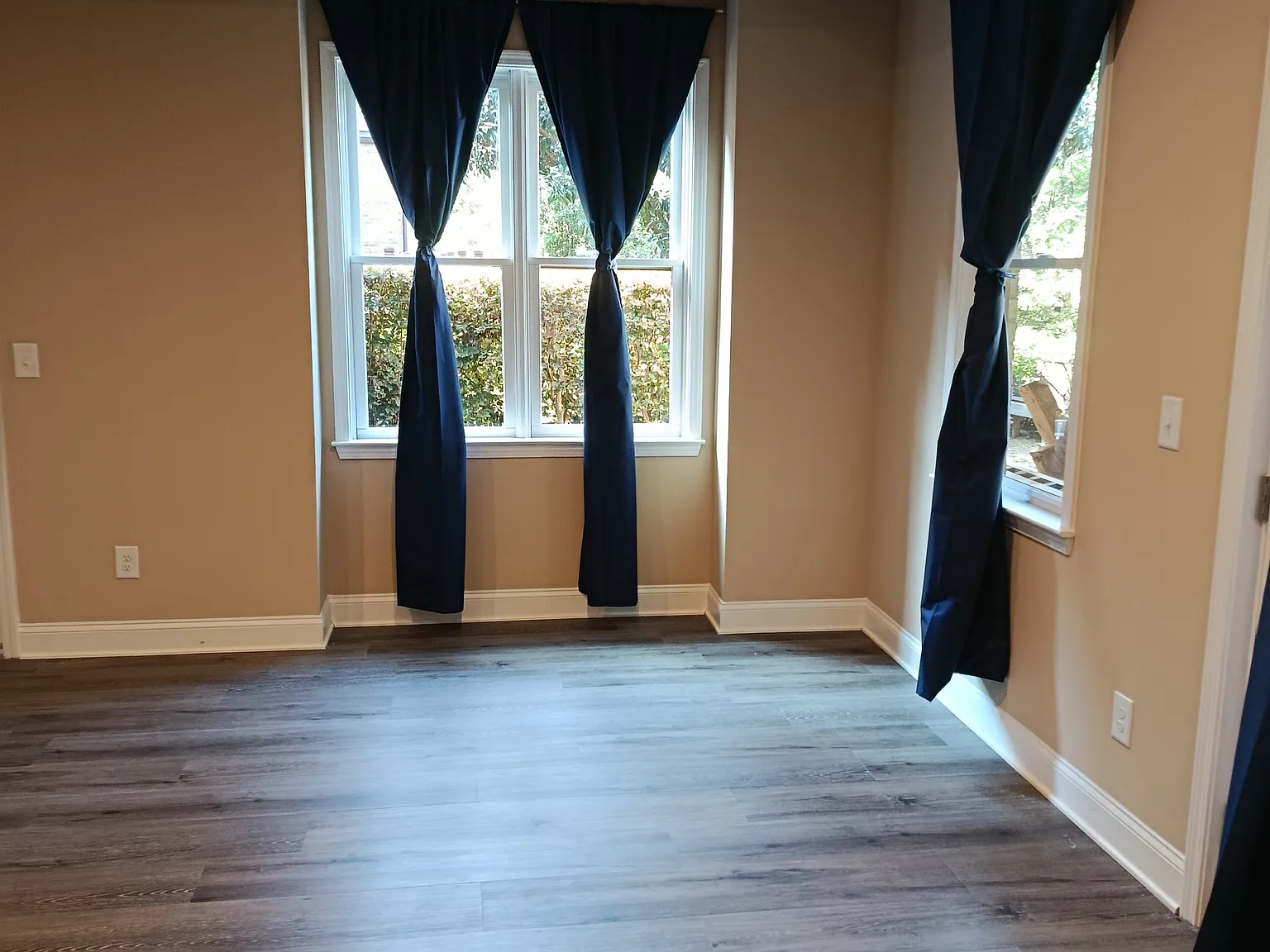 5 bed, 4858 sqft, $1,450 — Photo 3