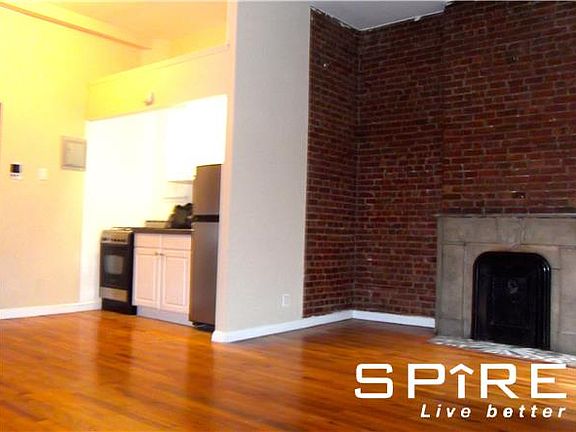 3rd image of 206 W 83rd St APT 2R