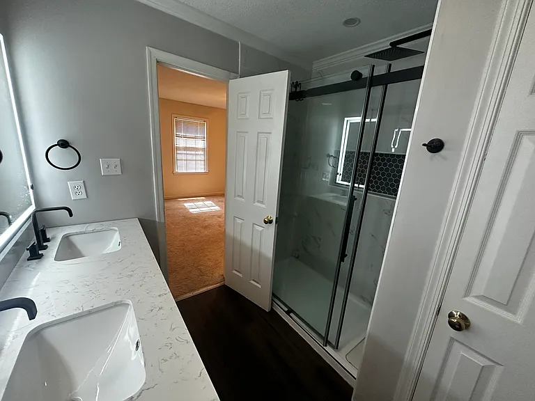 3736 Greenes Xing — Photo 31
