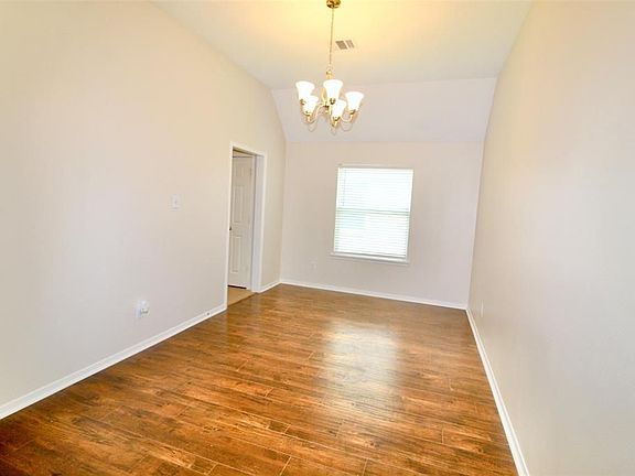 3rd image of 24515 Cobble Canyon Ln
