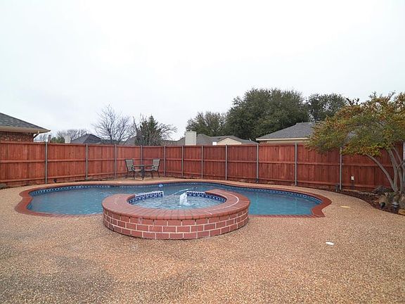 3rd image of 1141 Holly Dr