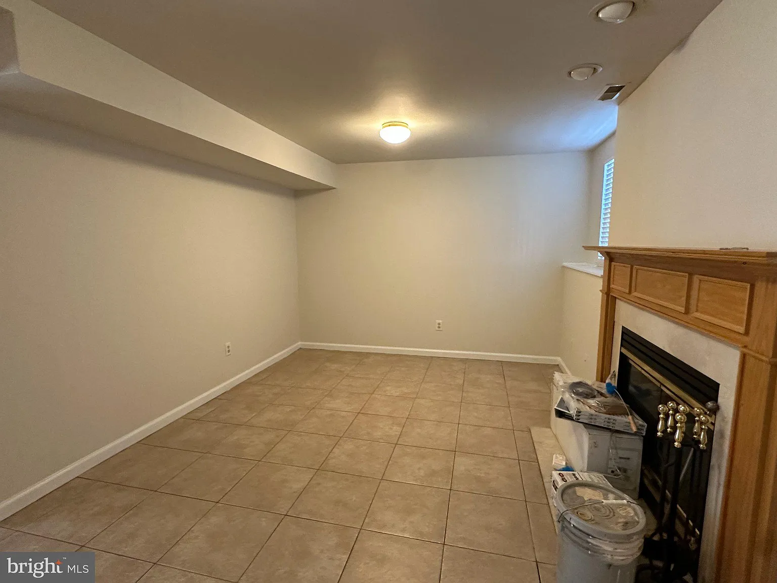 3 bed, 2.0 bath, 2395 sqft, $2,500 — Photo 2
