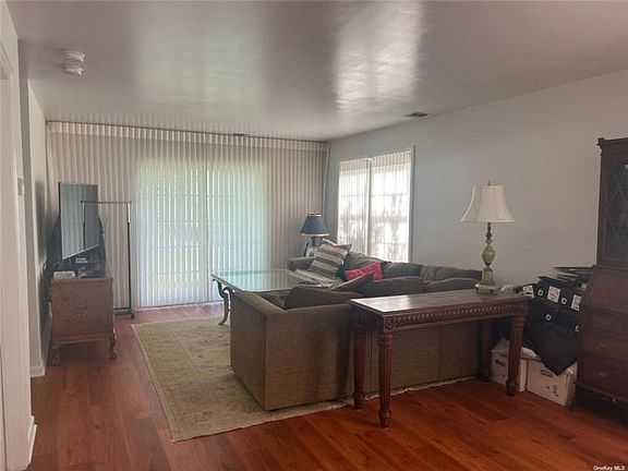 3rd image of 919 Altessa Blvd