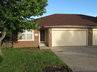 3724 SW Moundview Ct, Topeka, KS 66610