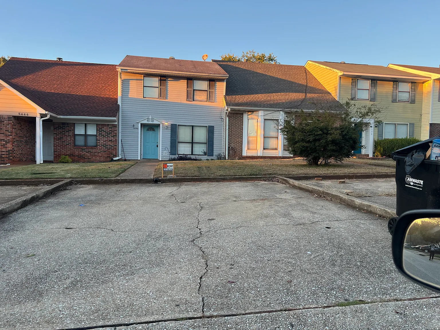 2 bed, 1.5 bath, 1144 sqft, $1,050 — Photo 1