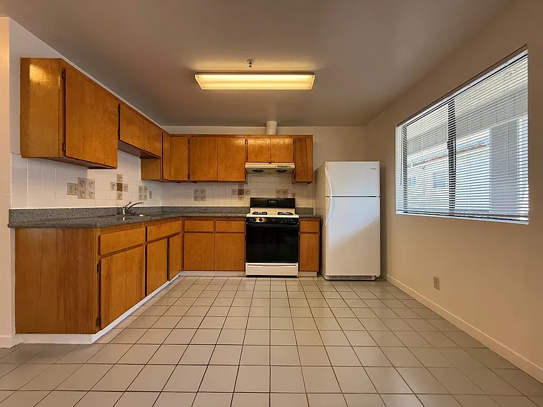 3802 39th Ave #6 — Photo 3