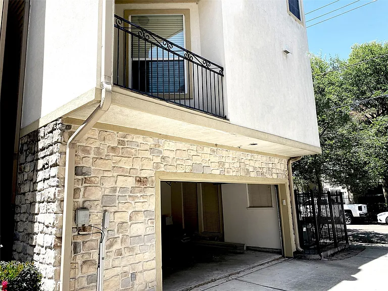 3227 Damico St — Photo 36