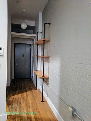 Rented by Manhattan Management LLC | media 47