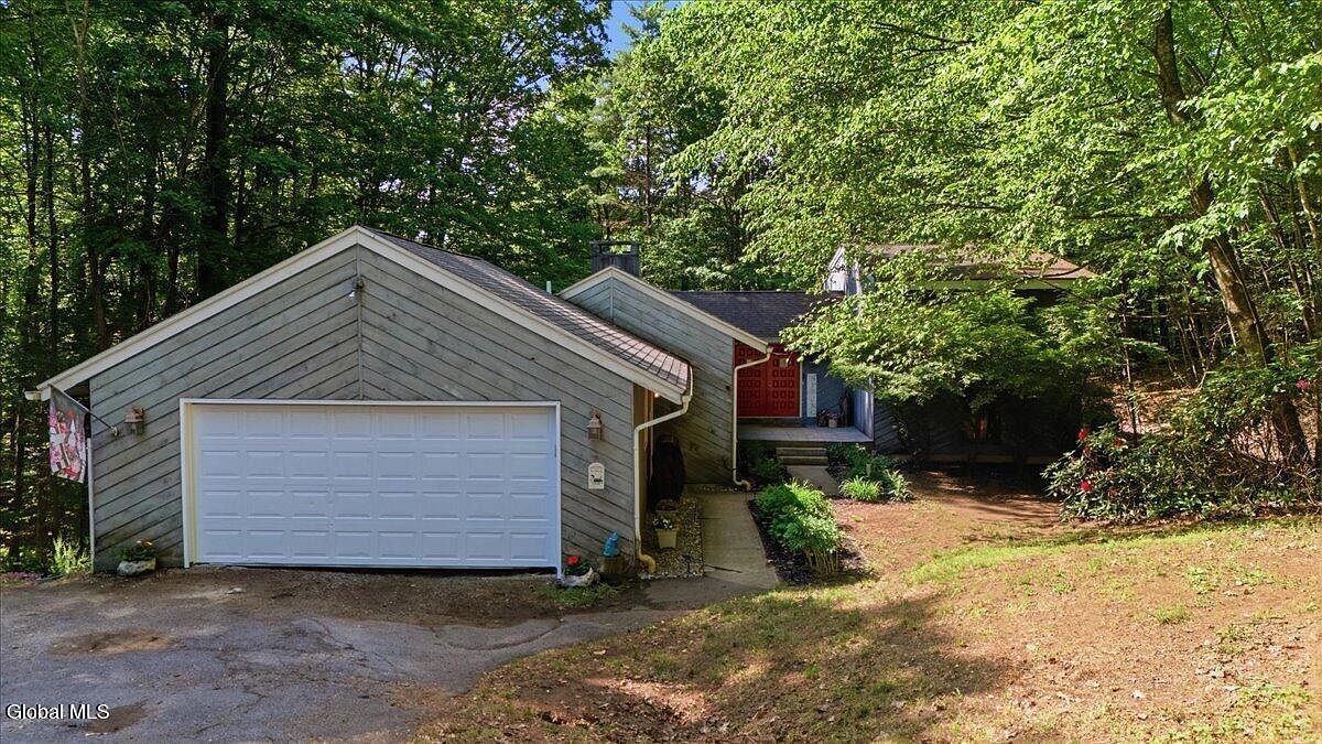 1st image of 54 Carriage Hill Road