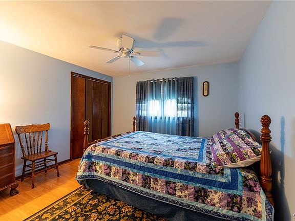 4th image of 5884 Fieldstone Dr