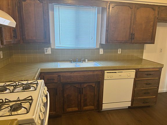 4th image of 3041 W Caldwell Ave APT C