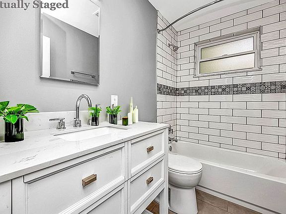 3rd image of 1033 Marion Ave