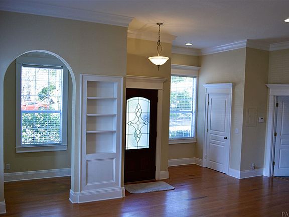 3rd image of 222 N Barcelona St