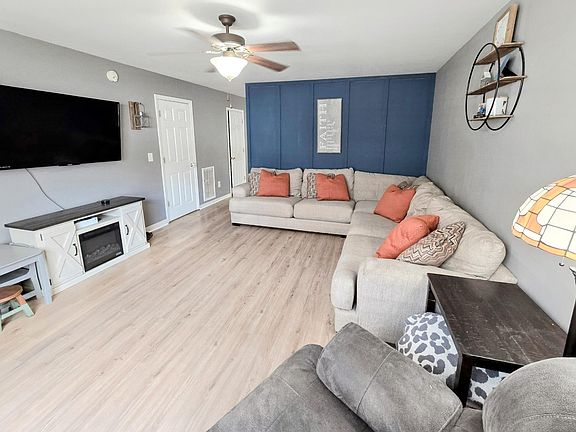 3rd image of 2452 Executive Park NW