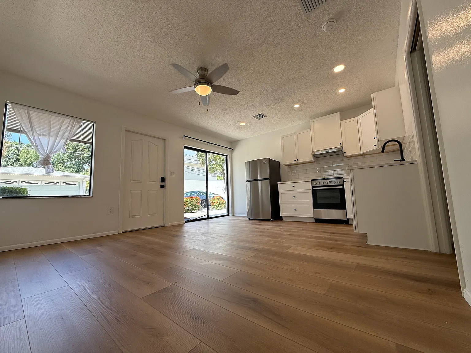 1 bed, 520 sqft, $2,095 — Photo 2