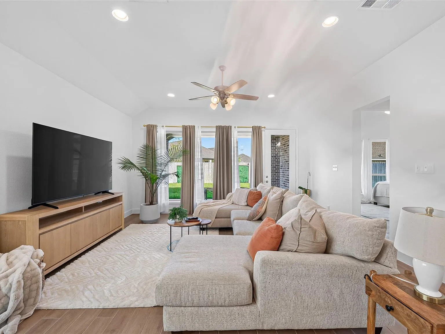 4 bed, 3.0 bath, 1929 sqft, $3,350 — Photo 1