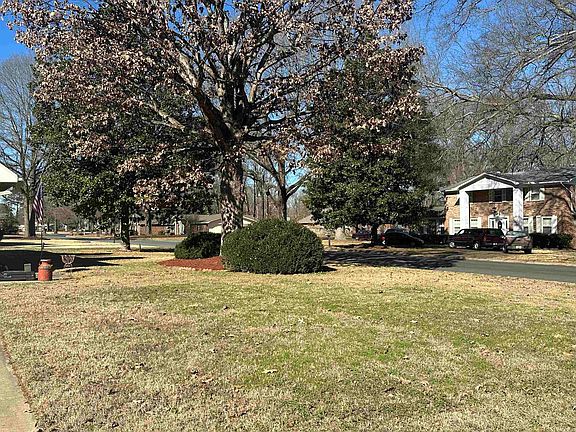 4th image of 602 Foxwood Dr