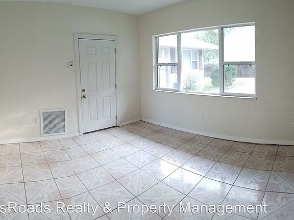 2nd image of 50 NE 49th St APT F