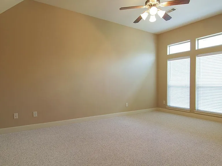2368 Bastrop St — Photo 10