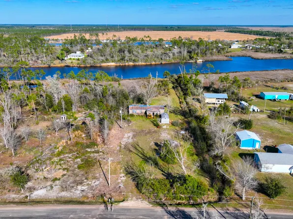 510 N Canal Dr, Port Saint Joe, FL 32456