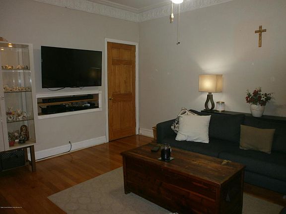 3rd image of 131 Foch Ave