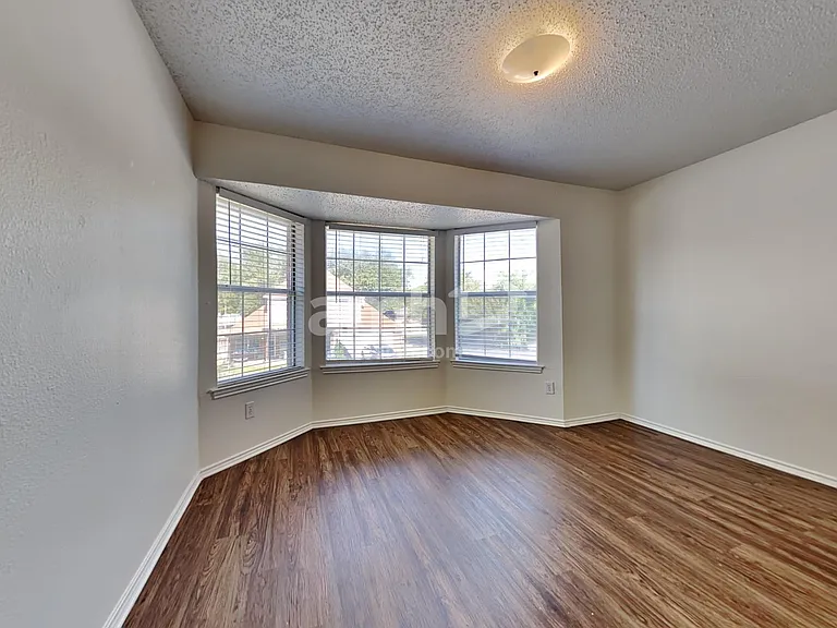 601 Ridgemont Dr — Photo 22
