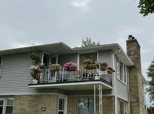 4945 S Lake Dr #A, Cudahy, WI 53110