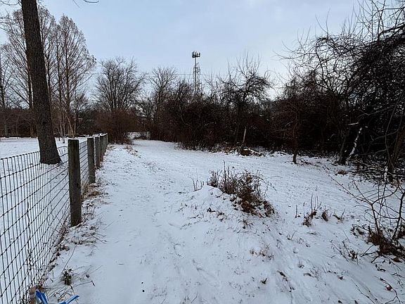 4th image of Hale Haven Dr