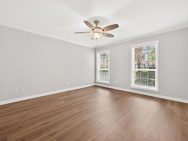 359 N Post Oak Ln #127 — Photo 19